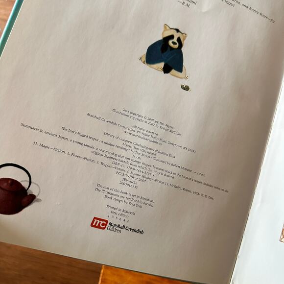 The Furry-Legged Teapot Japanese Hardcover Book - Picture 2 of 9